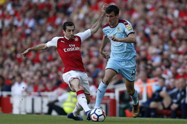 调查人员发 调查人员发